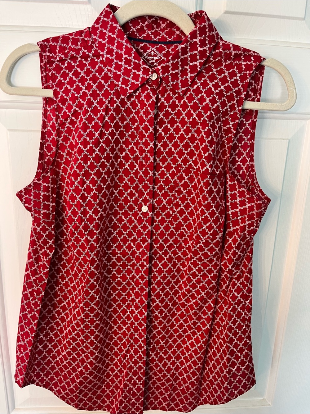 St. John's Bay Red & White Sleeveless Geometric Button-Front Blouse